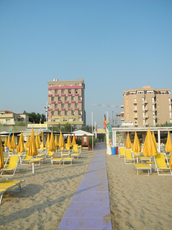 Hotel Atlantic Vista Mare Pésaro Exterior foto